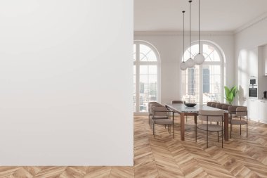 Solunda boş beyaz bir duvar olan modern bir yemek odası, sağında sandalyeler olan bir yemek masası ve şehir manzarasını gösteren büyük pencereler. 3B Hazırlama