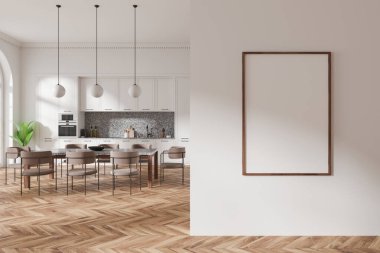 Yemek masası, sandalyeler ve sallanan ışıkların olduğu modern bir mutfak. Işık duvarında boş dikdörtgen bir çerçeve. Sıcak ahşap döşeme. 3B Hazırlama