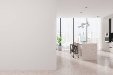 Minimalist mobilyaları ve geniş pencereleri olan geniş modern bir mutfak. Soldaki boş beyaz duvar modeli için. Parlak şehir manzarası, kopyalama alanı. 3B Hazırlama