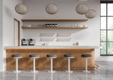 Ahşap tabureleri, rafları, kahve makineleri, fincanları ve şişeleri olan modern bir kafe bar. Tarafsız tonlu ve geniş pencereli minimalist tasarım. 3B Hazırlama