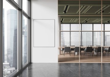 Modern bir ofiste beyaz bir duvara asılmış boş bir poster modeli. Büyük pencereleri, gökdelen manzarası ve konferans odası var. 3B Hazırlama