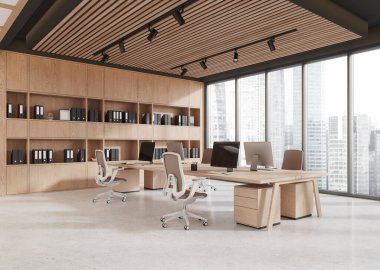 Ahşap masaları, ergonomik sandalyeleri, kitaplıkları, büyük pencereleri ve doğal ışığı olan zarif açık çalışma alanı. Modern ofis içleri kavramı. 3B Hazırlama.