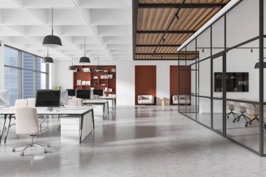 Masaları, sandalyeleri, bilgisayarları, cam bölmeleri, ahşap aksanları ve geniş pencereleri olan geniş modern ofis. 3B Hazırlama