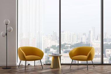 Zarif sarı sandalyeler, içinde kitaplar olan altın bir masa ve modern bir iç mekanda çağdaş ayakta duran bir lamba. Camdan şehir manzarası, rahat bir ortam. 3B Hazırlama.