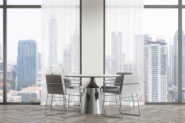 Yuvarlak masa ve modern bir odada sandalyeler, kentsel ufuk çizgisi manzaralı geniş pencereler, aydınlık iç mekan, zarif bir düzen. İş görüşmesi kavramı. 3B Hazırlama.
