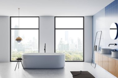 Serbest banyo küveti, minimalist dekor, şehir manzaralı panoramik pencereler ve doğal ışıklandırmanın yer aldığı geniş modern banyo. 3B Hazırlama.