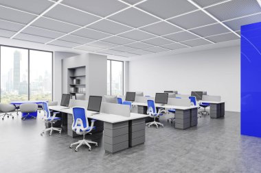Modern masalar, mavi sandalyeler, bilgisayarlar ve geniş pencerelerden şehir manzaralı bir ofis. Ortak çalışma alanı kavramı. 3B Hazırlama