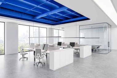 Gündüz vakti mavi tavanlı, cam bölmeli ve parlak mobilyalı modern açık uzay ofisi. Birlikte çalışma ve iş tasarımı kavramı. 3B Hazırlama.