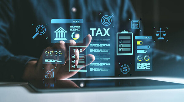 Взаимодействие с голографическими налогами и финансовыми иконками на прозрачном цифровом экране. Футуристическая концепция управления доходами и документами