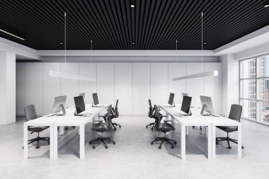 Beyaz masaları, bilgisayarları, ergonomik sandalyeleri ve asgari dekorasyonu olan geniş bir ofis. Parlak bir arka planda çağdaş tasarım konsepti. 3B Hazırlama.