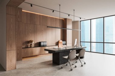 Şık bir masa, ahşap duvar panelleri ve şehir manzaralı geniş pencereler içeren zarif bir ofis iç tasarımı profesyonel bir atmosfer yaratıyor. 3B Hazırlama