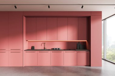 Minimalist dolap, altın musluk ve kabin altı ışıklandırmasıyla çağdaş pembe mutfak. Şehir manzarasını gösteren büyük bir pencere. 3B Hazırlama