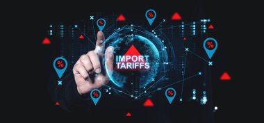 Koyu arkaplanda kırmızı ok, yüzde işaretleri ve veri grafikleri olan ithalat tarifelerini gösteren dijital arayüzü işaret ederek. Tarife artışı kavramı