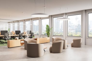 Açık çalışma alanı ve oturma odası olan geniş bir ofis, şehir manzarası sunan geniş pencereler ve tarafsız tonlarda modern mobilyalar. 3B Hazırlama