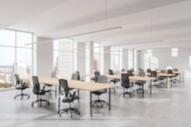 Ofis içi uzun masa ve sandalyelerle aydınlık arka planda modern tarzda. Çalışma alanı kavramı. 3B Hazırlama