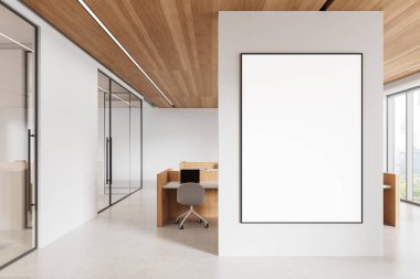 Çağdaş ofis içinde ahşap tavan, cam duvarlar ve minimalist çalışma alanı olan boş bir poster modeli. Marka ya da tasarım için mükemmel. 3B Hazırlama.