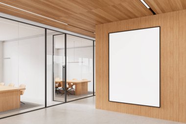 Ofisin içindeki ahşap duvarda boş poster şablonu. Arka planda ahşap mobilyalar olan cam toplantı odası. Marka sunumu için temiz tasarım. 3B Hazırlama.