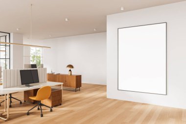 Geniş bir ofis, ahşap mobilyalar, bir masa ve beyaz bir duvarda boş çerçeveli bir poster modeli. Doğal ışıklandırma ve temiz modern tasarım. 3B Hazırlama.