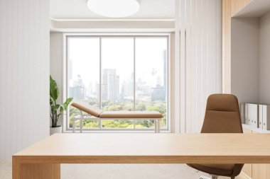 Ahşap masası, kahverengi koltuğu ve geniş pencereli ufuk çizgisine bakan muayene masası olan minimalist tıp bürosu. Parlak ve temiz bir atmosfer. 3B Hazırlama
