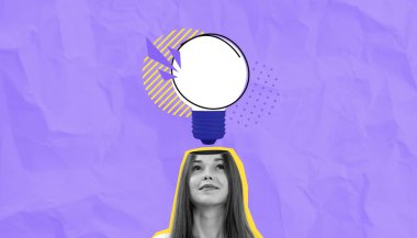 Kafasında ampul olan bir kadının gerçeküstü kolajı, desenli mor bir arka planda yaratıcılığı ve fikirleri sembolize ediyor. Yenilik kavramı