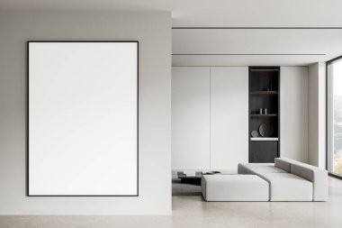 Minimalist oturma odasında, beyaz modüler kanepe, siyah aksan raf ve temiz mimari çizgiler olan büyük, dikey boş bir çerçeve. 3B Hazırlama