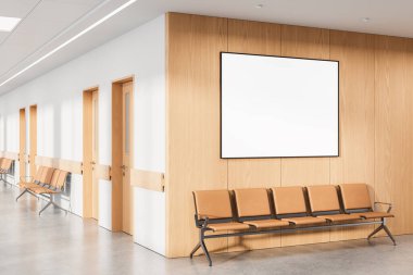 Ahşap duvardaki boş poster modeli temiz bir bekleme odasının içinde turuncu sandalyeler, modern düzen ve nötr zemin. 3B Hazırlama