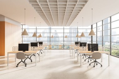 Minimalist iç tasarımı, hafif ahşap masaları, modern sandalyeleri ve büyük pencereleri olan çağdaş açık planlı ofis. 3B Hazırlama