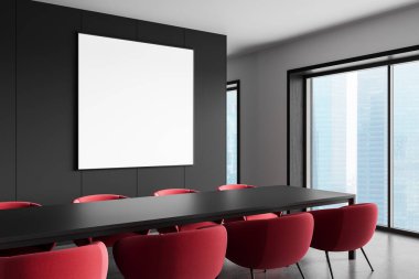 Kırmızı sandalyeler, karanlık masa ve karanlık duvarda boş tuval bulunan, geniş pencereli ve şehir manzaralı bir konferans odasının modern iç mekanı. 3B Hazırlama