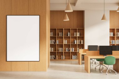 Modern kütüphane içinde içi kitaplıklar, bilgisayarlar ve yeşil sandalyelerle dolu boş bir poster şablonu, temiz tasarım konsepti. 3B Hazırlama