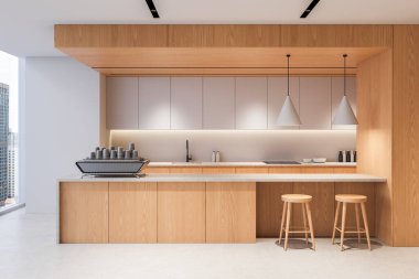 Doğal ahşap dolaplı modern mutfak, açık gri tezgahlar, en az dekor ve kolye ışıkları, yüksek katlı bir dairede geçiyor. 3B Hazırlama