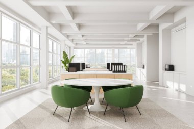 Beyaz bir masanın etrafında şık yeşil sandalyeler, asgari dekor, parlak açık alan, cam duvarlar, 3D görüntüleme.