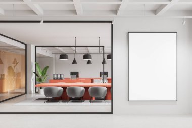 Mercan toplantı masalı çağdaş ofis, gri sandalyeler, beyaz duvarda büyük boş poster, minimum çalışma alanı konsepti, 3D oluşturma