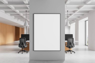 Gri duvarda boş poster çerçevesi, minimal 3D biçimlendirme tarzı, beyaz ve ahşap arka planlı ofis içi, çalışma alanı reklamcılığı kavramı