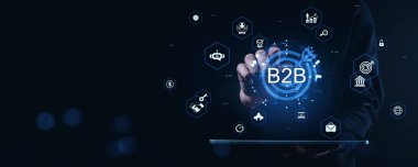 İş dünyası (B2B), modern dijital iş stratejisi kavramını gösteren, karanlık teknoloji ortamında tablet üzerinde yüzen pazarlama simgeleri