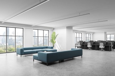 Mavi modüler kanepeleri ve gösterişli çalışma istasyonları olan modern açık uzay ofisi, minimal stil, şehir manzarası arka planı, üretkenlik kavramı. 3B Hazırlama