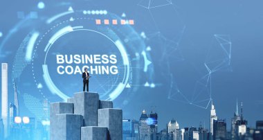 Geometrik kürsüde, New York şehir manzarası, fütüristik stil, dijital mavi arkaplan, başarı konsepti üzerine iş koçluğu metniyle duran bir iş adamı.