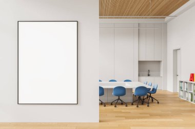 Beyaz duvardaki boş dikey poster şablonu parlak modern ofis içinde mavi sandalyeler, ahşap döşemeler ve minimum tasarım düzeni. 3B Hazırlama