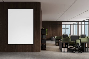 Modern açık ofis içinde koyu tahta duvarda dikey boş poster, sunum ya da şablon konsepti için temiz tasarım düzeni. 3B Hazırlama