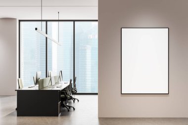 Modern ofis içinde duvarda boş çerçeveli poster modeli, çalışma istasyonları ve şehir manzarası arka planı, temiz düzen kavramı. 3B Hazırlama