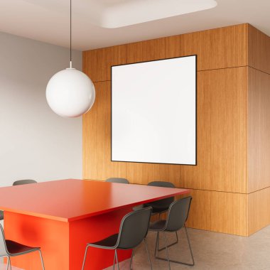 Modern ofis içindeki ahşap duvarda asılı boş poster modeli kırmızı kare masa, sandalyeler ve kolye lambası. 3B Hazırlama
