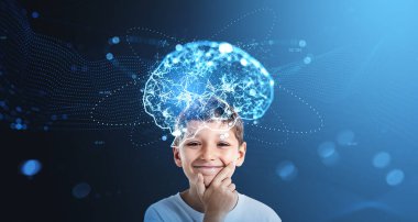 Başının üstünde parlayan sinirsel beyin ağı olan gülümseyen çocuk dijital tarzda, gelecekteki mavi arka planda, zeka ve öğrenme kavramında