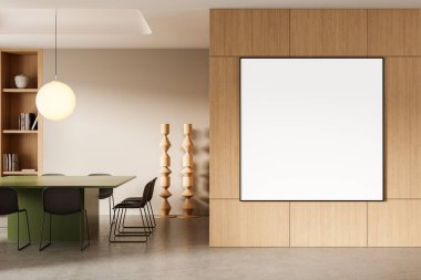 Yeşil yemek masası, sandalyeler, ahşap duvarda büyük boş poster modeli, minimalist tasarım unsurları, 3D tasarım