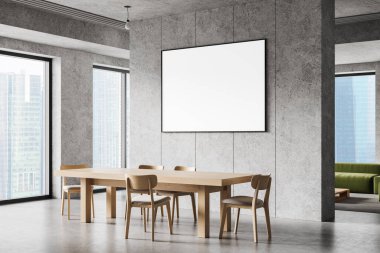 Ahşap masa, sandalyeler ve büyük boş model çerçeve ile çiğ beton oda, şehir planında minimalist şehir içi. Bitmemiş ev kavramı. 3B Hazırlama