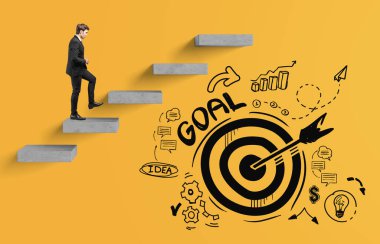 Takım elbiseli adam hedefe doğru beton basamaklar tırmanıyor. Hedef karalama, parlak sarı arka planda ilerleme ve fikir konsepti gösteren ikonlar.