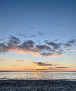 Turuncu günbatımı okyanus