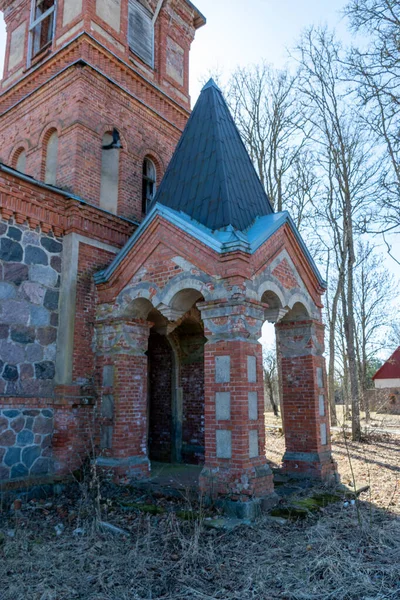 Vackert Vårlandskap Med Ruiner Gammal Kyrka Tidigare Tanassilm Ortodoxa Kyrkan — Stockfoto