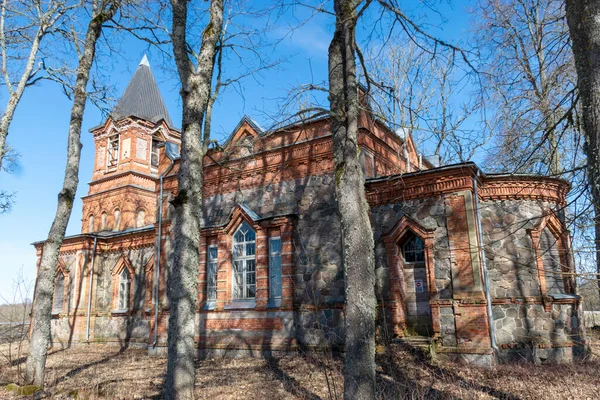 Prachtig Voorjaarslandschap Met Ruïnes Van Een Oude Kerk Voormalig Tanassilm — Stockfoto