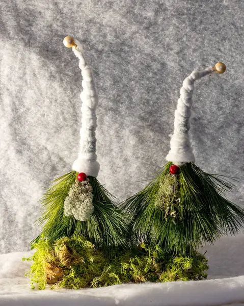 güzel çam cüceleri, çiçekçilik konsepti, el yapımı, Noel süslemeleri, el yapımı, hobi