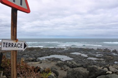 Lanzarote Volkanik Manzarası 'nda bir sahil, Kanarya Adaları, İspanya