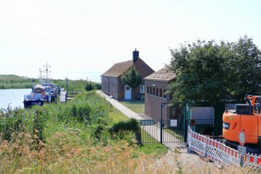 14 Ağustos 2022 - Karnin, Almanya 'da Kullanım Alanı: Baltık Denizi yakınlarındaki Küçük Gümrük Gemisi